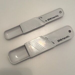 ⭐️ 4/$20 KitchenArt adjustable measuring spoon set